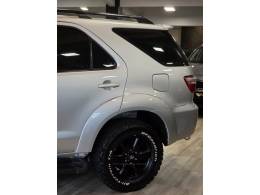 TOYOTA - HILUX SW4 - 2008/2009 - Prata - R$ 119.900,00