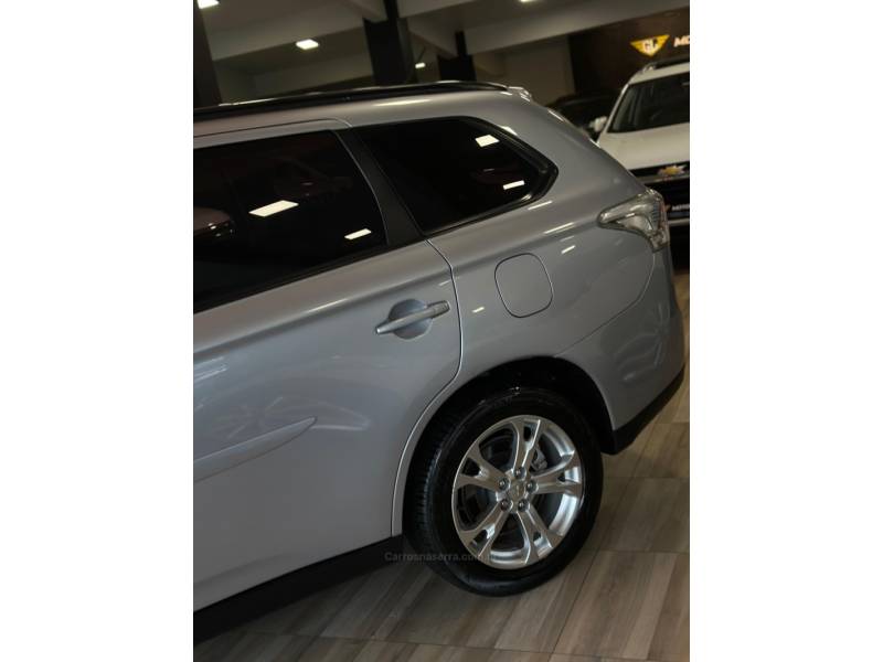 MITSUBISHI - OUTLANDER - 2014/2014 - Prata - R$ 74.900,00