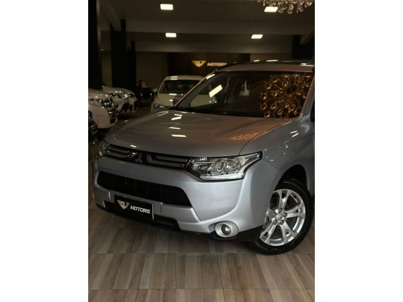 MITSUBISHI - OUTLANDER - 2014/2014 - Prata - R$ 74.900,00
