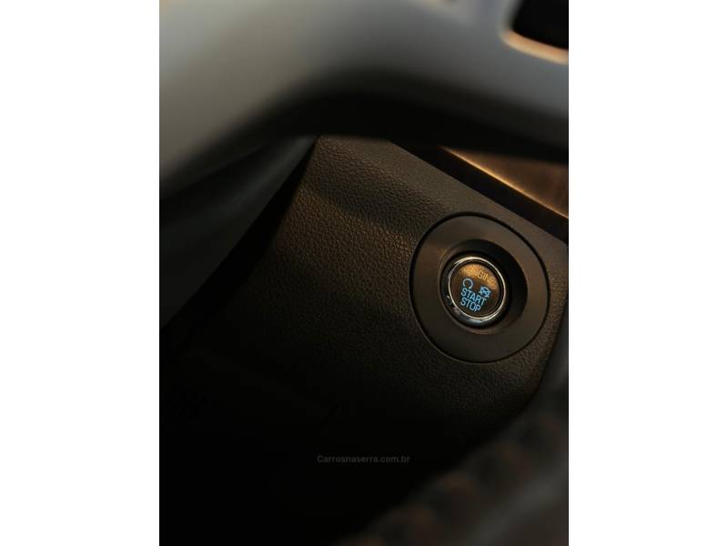 FORD - EDGE - 2011/2012 - Branca - R$ 70.900,00