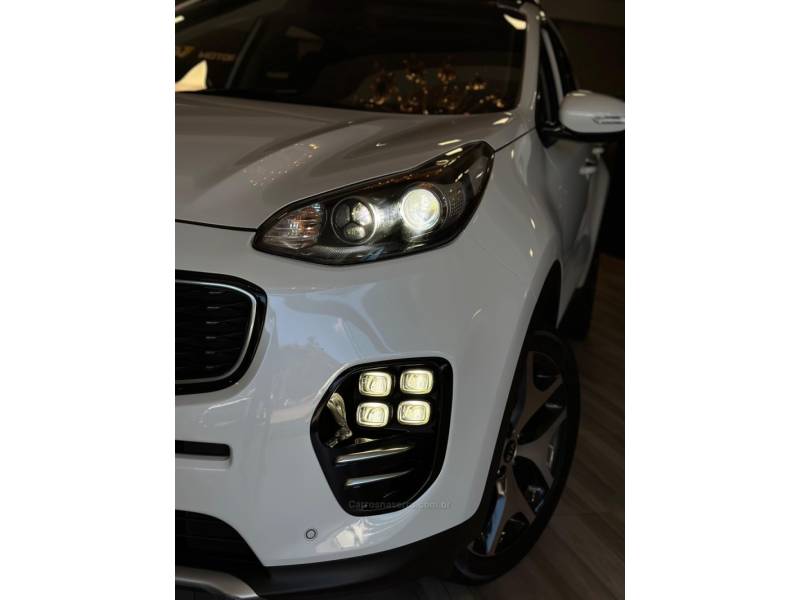 KIA MOTORS - SPORTAGE - 2017/2018 - Branca - R$ 117.900,00