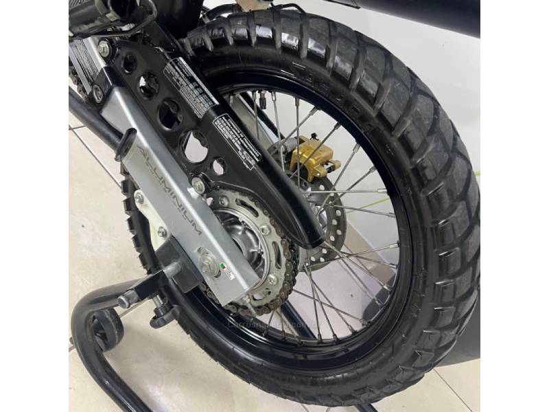 HONDA - XRE 300 - 2017/2017 - Verde - R$ 24.900,00