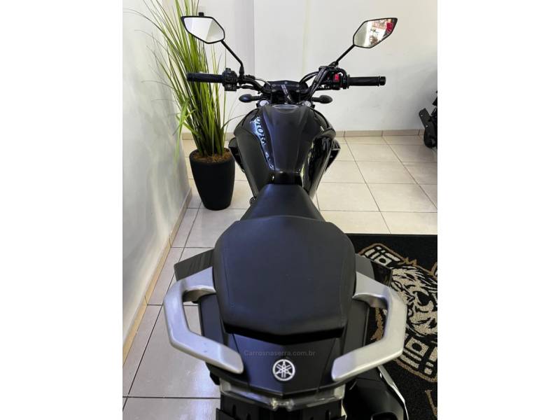 YAMAHA - FAZER - 2019/2019 - Preta - R$ 19.900,00