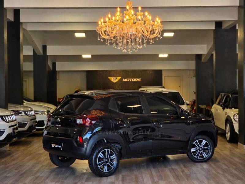 RENAULT - KWID - 2023/2024 - Preta - R$ 59.900,00