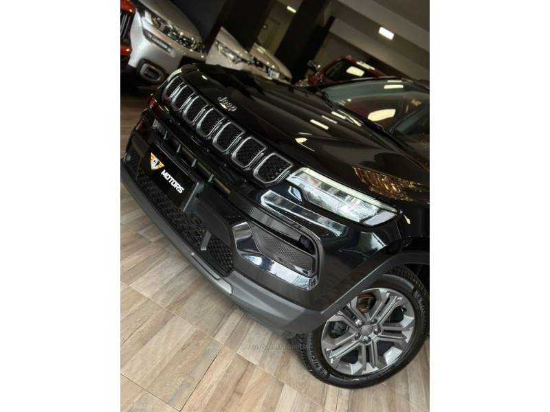 JEEP - COMPASS - 2022/2023 - Preta - R$ 136.900,00