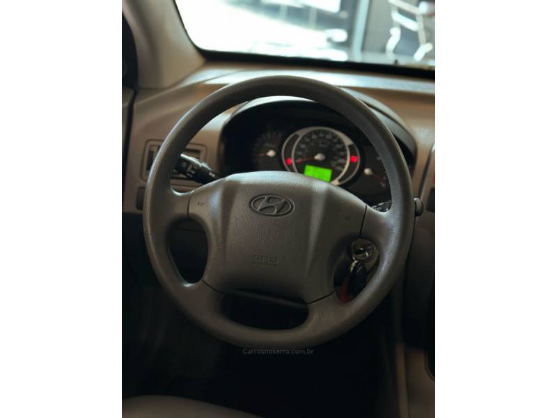 HYUNDAI - TUCSON - 2016/2017 - Prata - R$ 69.900,00