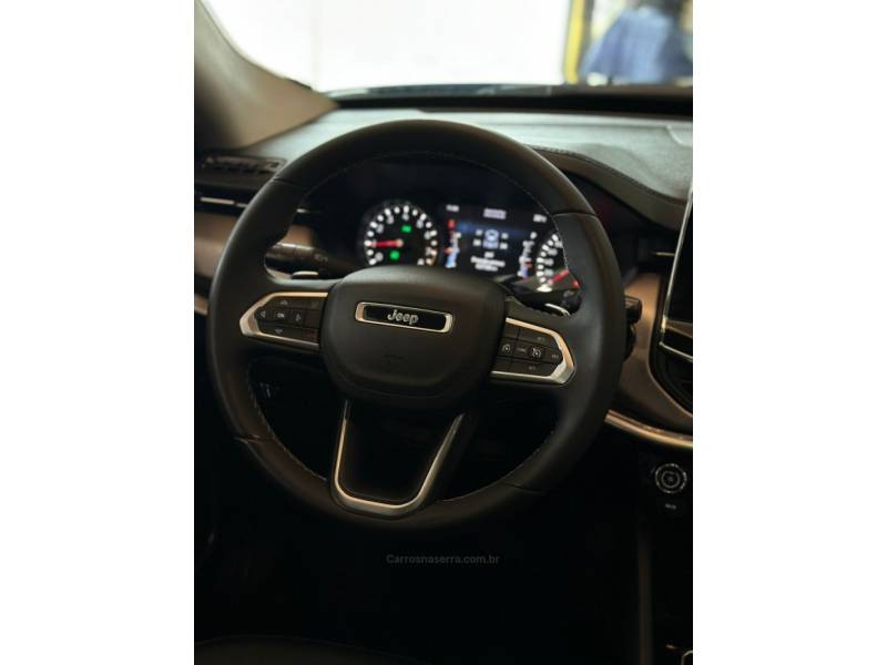 JEEP - COMPASS - 2022/2023 - Preta - R$ 136.900,00