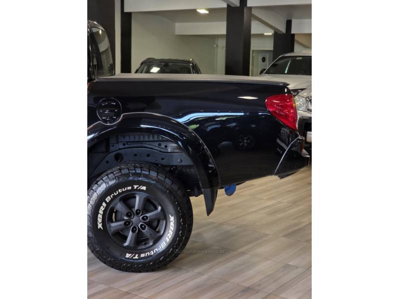 MITSUBISHI - L200 TRITON - 2011/2012 - Preta - R$ 94.900,00