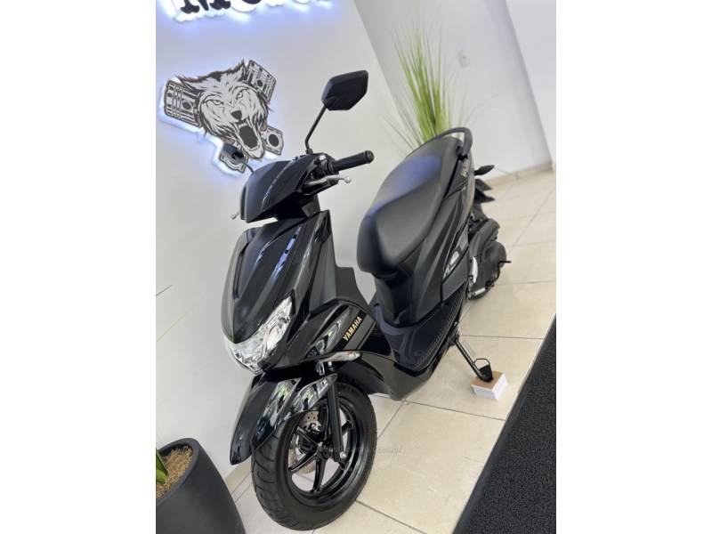YAMAHA - FLUO 125 ABS - 2023/2024 - Preta - R$ 14.900,00