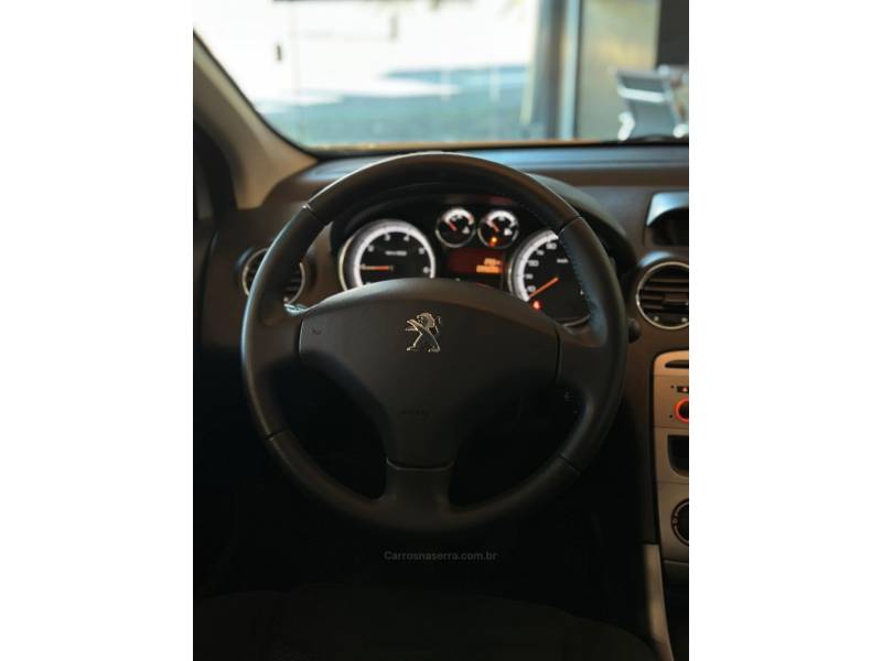 PEUGEOT - 308 - 2013/2014 - Prata - R$ 43.900,00