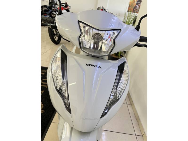 HONDA - BIZ 125 - 2025/2025 - Branca - R$ 18.900,00