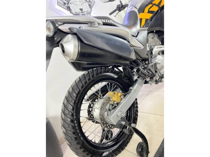 HONDA - XRE 300 - 2018/2018 - Cinza - R$ 24.900,00