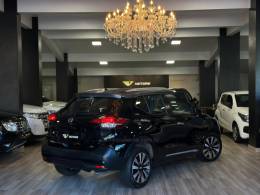 NISSAN - KICKS - 2018/2019 - Preta - R$ 90.900,00