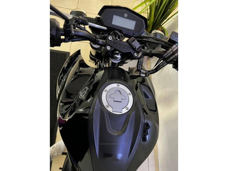 YAMAHA - FAZER - 2019/2019 - Preta - R$ 19.900,00