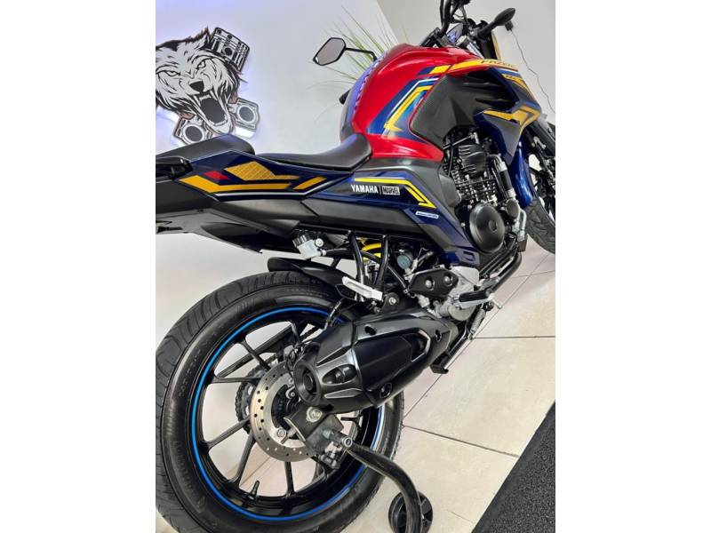 YAMAHA - FAZER - 2023/2023 - Vermelha - R$ 23.900,00