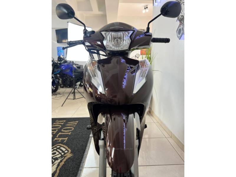 HONDA - BIZ 125 - 2021/2021 - Marrom - R$ 15.900,00