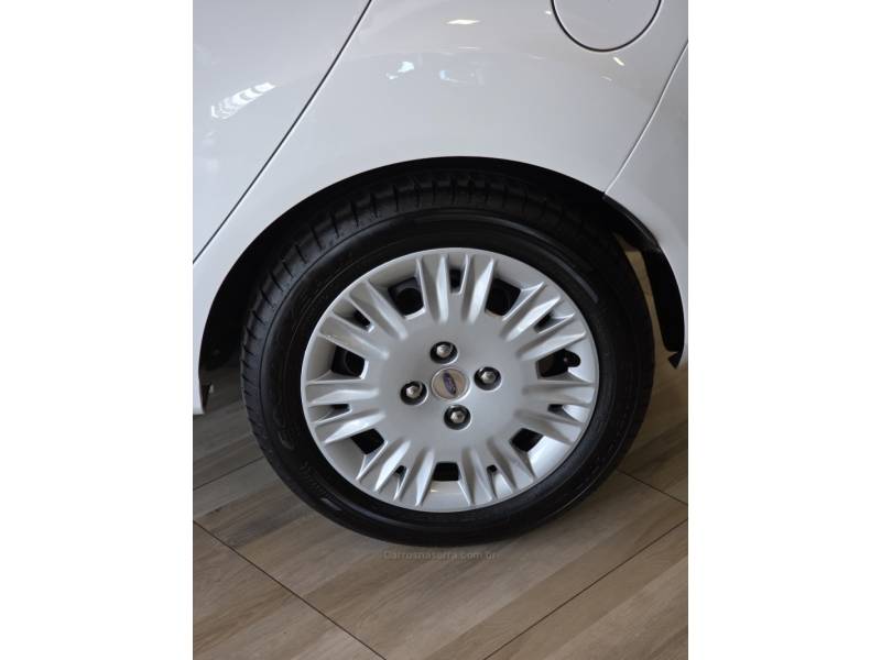 FORD - FIESTA - 2018/2018 - Branca - R$ 59.900,00