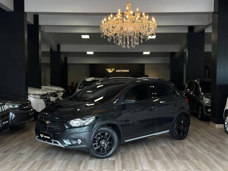 CHEVROLET - ONIX - 2018/2019 - Cinza - R$ 79.900,00