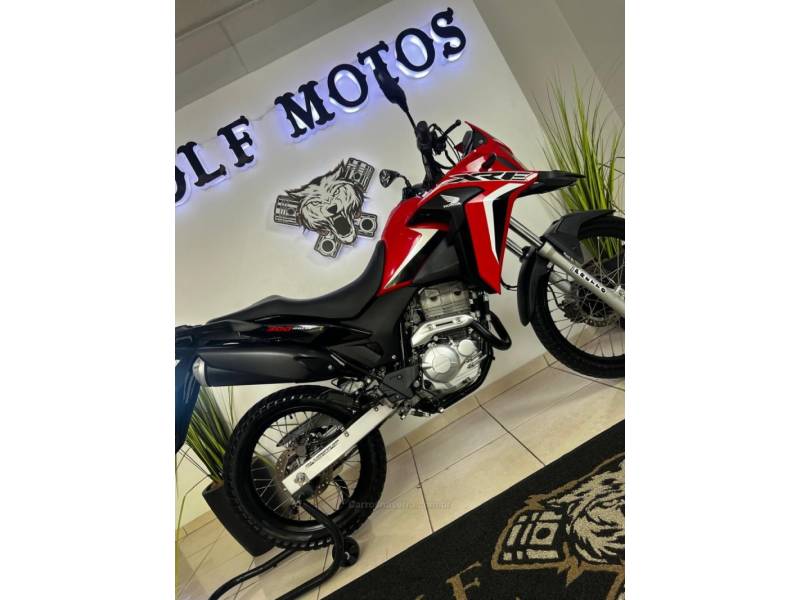 HONDA - XRE 300 - 2021/2022 - Vermelha - R$ 31.900,00