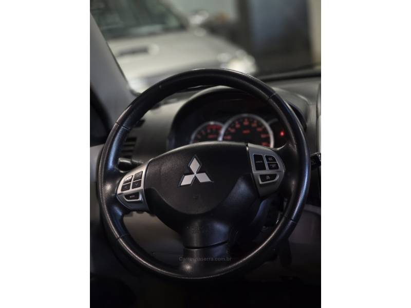 MITSUBISHI - L200 TRITON - 2011/2012 - Preta - R$ 94.900,00
