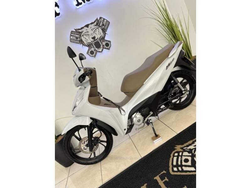 HONDA - BIZ 125 - 2025/2025 - Branca - R$ 18.900,00