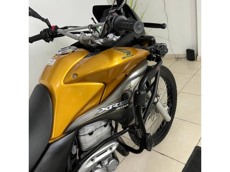 HONDA - XRE 300 - 2011/2011 - Amarela - R$ 18.900,00