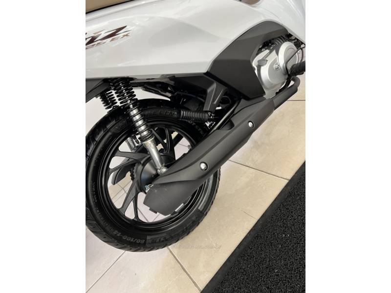 HONDA - BIZ 125 - 2025/2025 - Branca - R$ 18.900,00