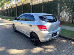 CHEVROLET - ONIX - 2014/2014 - Prata - R$ 44.900,00