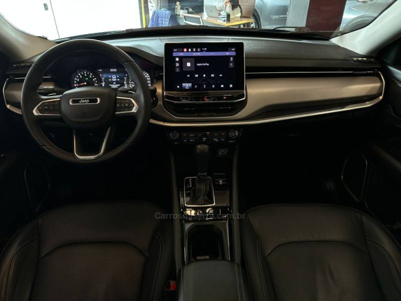 JEEP - COMPASS - 2022/2023 - Preta - R$ 136.900,00