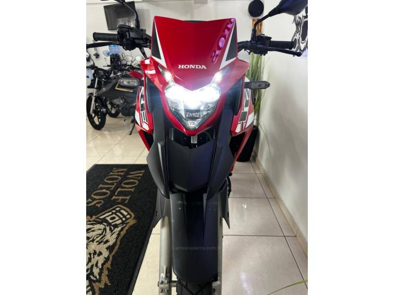 HONDA - XRE 300 - 2021/2022 - Vermelha - R$ 30.900,00