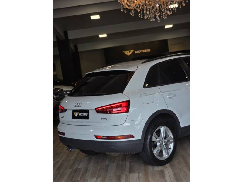 AUDI - Q3 - 2016/2017 - Branca - R$ 102.900,00
