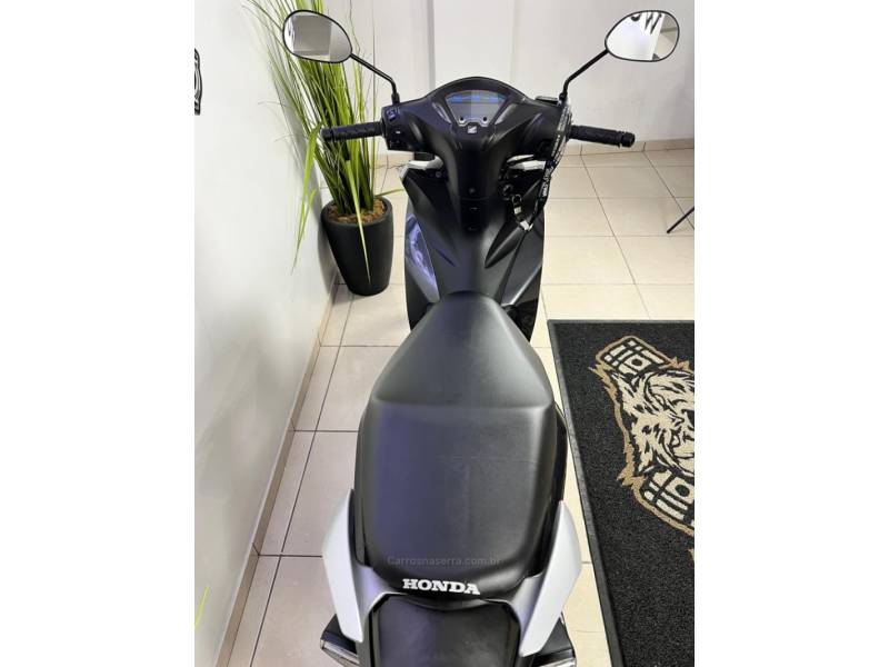HONDA - BIZ 125 - 2020/2020 - Cinza - R$ 15.900,00