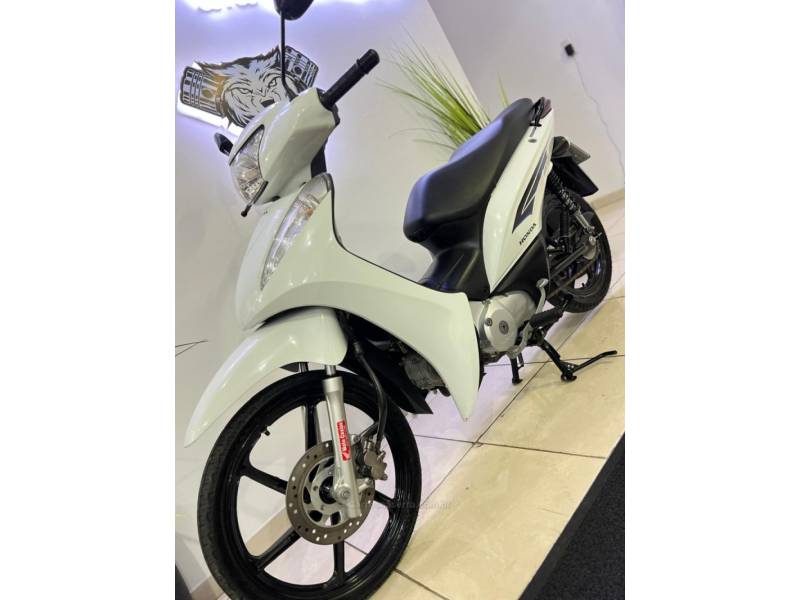 HONDA - BIZ 125 - 2014/2014 - Branca - R$ 12.900,00