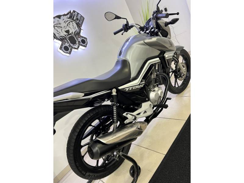 HONDA - CG 160 - 2018/2019 - Prata - R$ 16.900,00