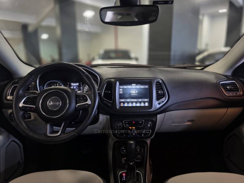 JEEP - COMPASS - 2017/2018 - Prata - R$ 112.900,00