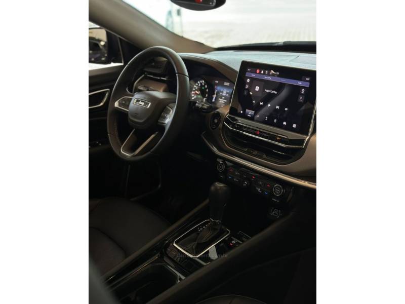 JEEP - COMPASS - 2022/2023 - Preta - R$ 136.900,00