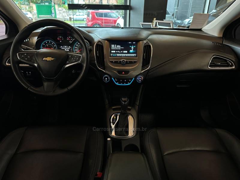 CHEVROLET - CRUZE - 2017/2018 - Azul - R$ 86.900,00