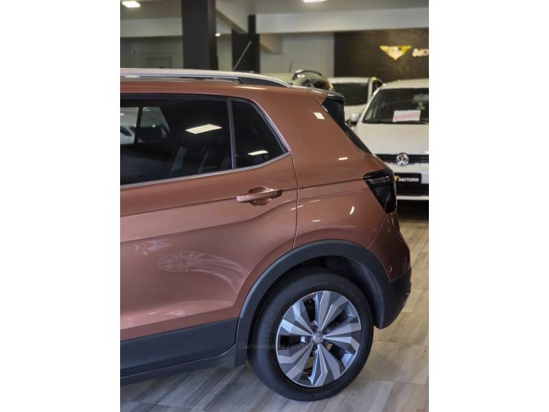 VOLKSWAGEN - T-CROSS - 2019/2020 - Laranja - R$ 115.900,00