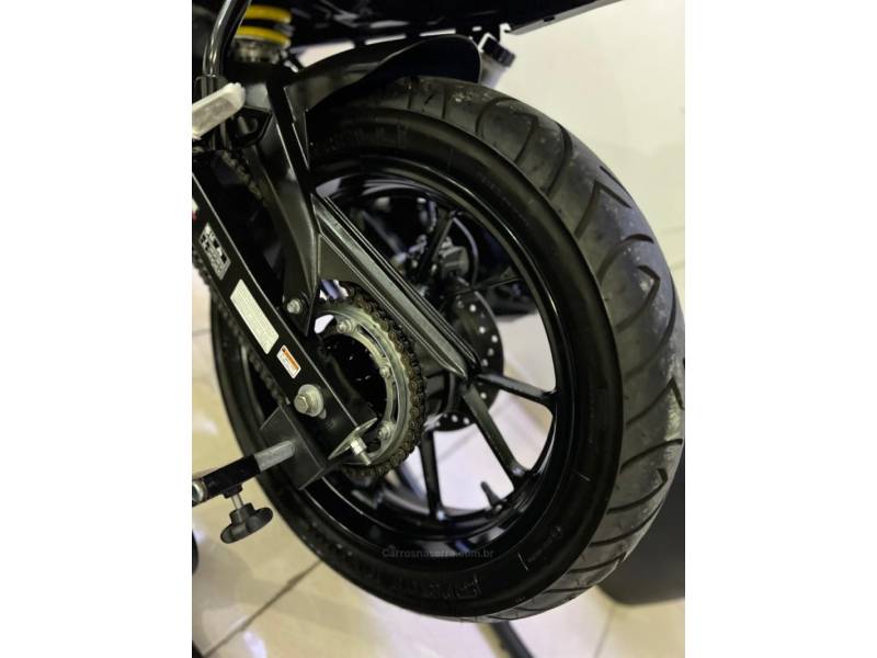 YAMAHA - FAZER - 2022/2022 - Vermelha - R$ 22.900,00