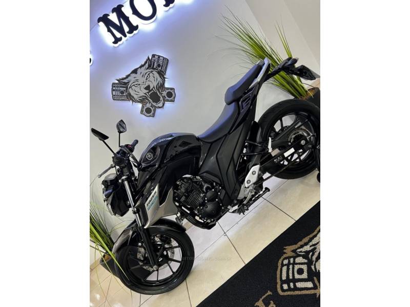 YAMAHA - FAZER - 2019/2019 - Preta - R$ 19.900,00