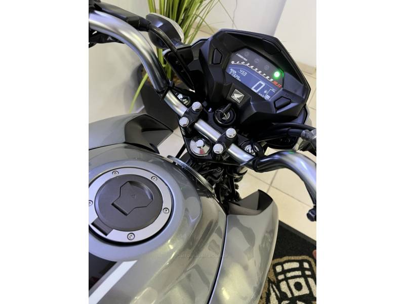 HONDA - CG 160 - 2018/2019 - Prata - R$ 16.900,00