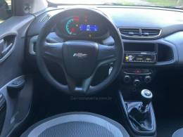 CHEVROLET - ONIX - 2014/2014 - Prata - R$ 44.900,00