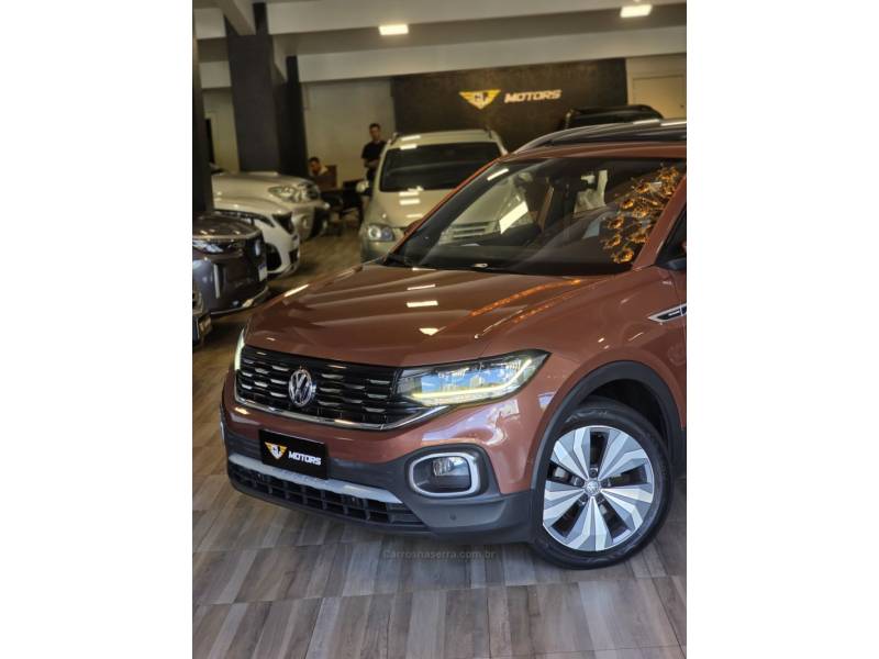 VOLKSWAGEN - T-CROSS - 2019/2020 - Laranja - R$ 115.900,00