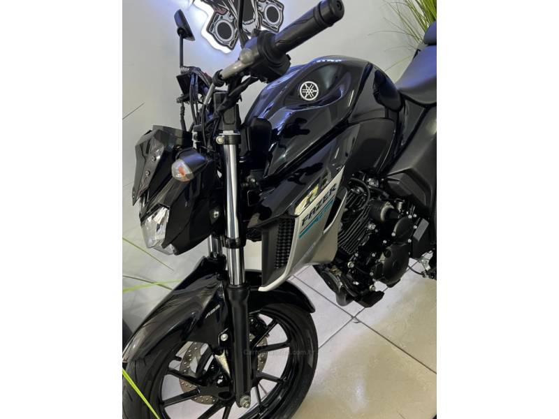 YAMAHA - FAZER - 2019/2019 - Preta - R$ 19.900,00