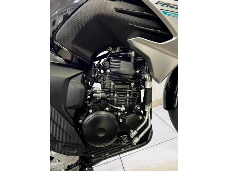 YAMAHA - FAZER - 2019/2019 - Preta - R$ 19.900,00