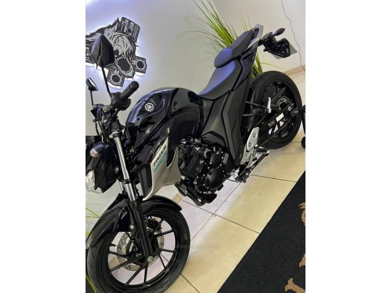 YAMAHA - FAZER - 2019/2019 - Preta - R$ 19.900,00