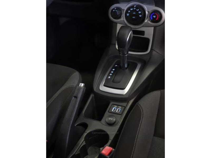 FORD - FIESTA - 2018/2018 - Branca - R$ 59.900,00