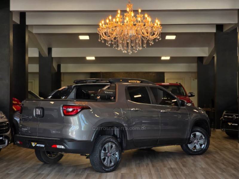 FIAT - TORO - 2020/2021 - Cinza - R$ 98.900,00