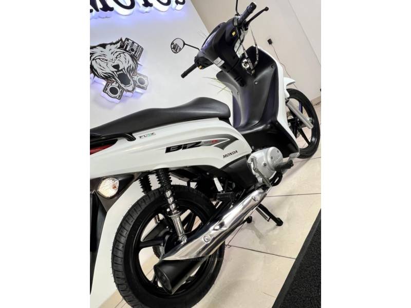 HONDA - BIZ 125 - 2013/2013 - Branca - R$ 12.900,00
