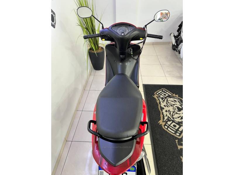 HONDA - BIZ 125 - 2016/2016 - Vermelha - R$ 12.900,00